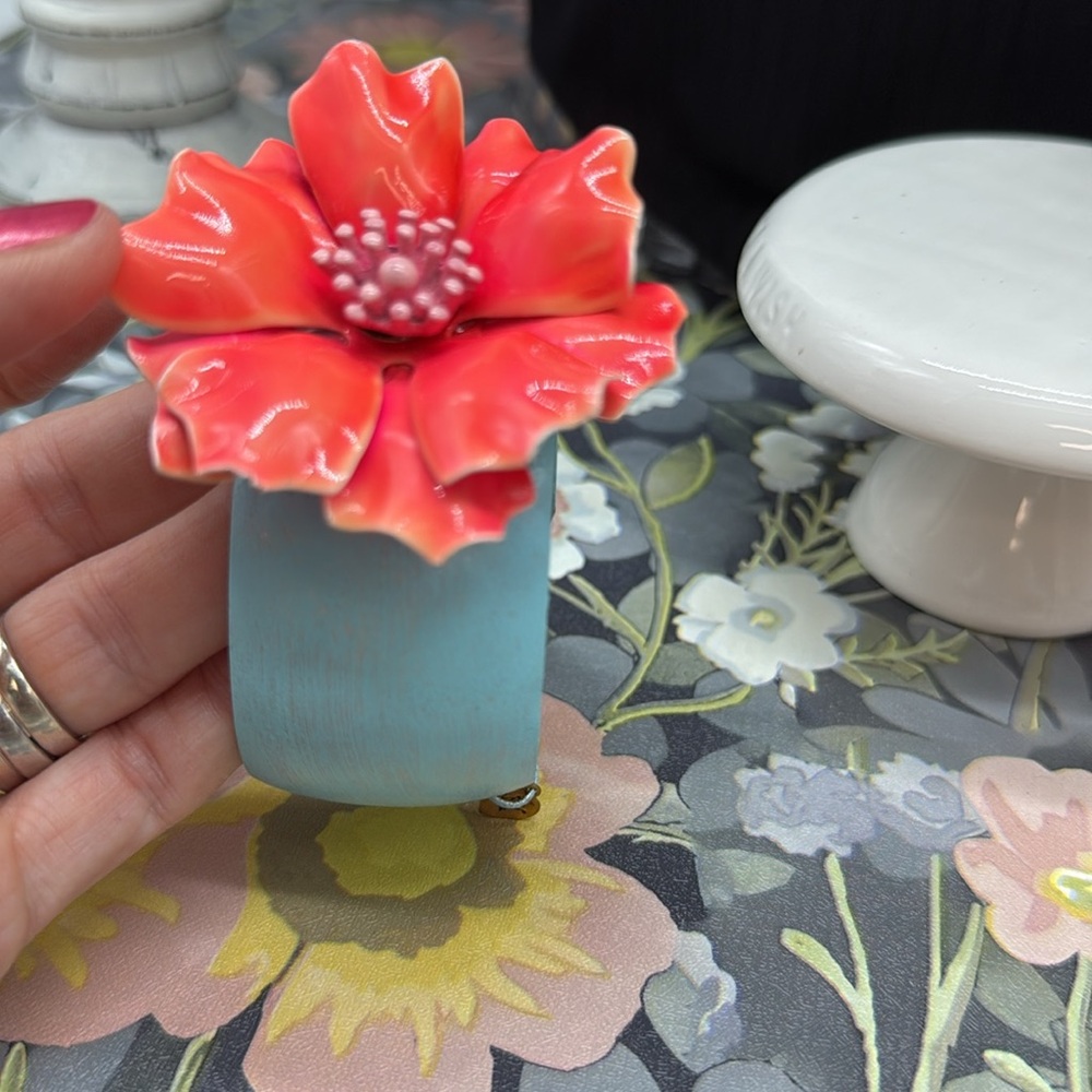 đź‘‘Adorned Crown Jewelry assemblage enamel salmon flower on teal cuff bracelet - Picture 5 of 11